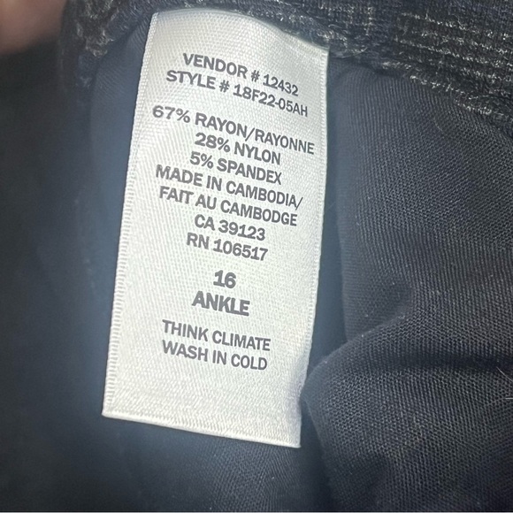 NORTHERN REFLECTIONS Black Plus Size 16 Checkered Pants Wide Leg Ankle Pants - Picture 7 of 10